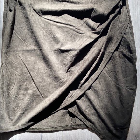 Cross over skirt - Picture 4 of 6